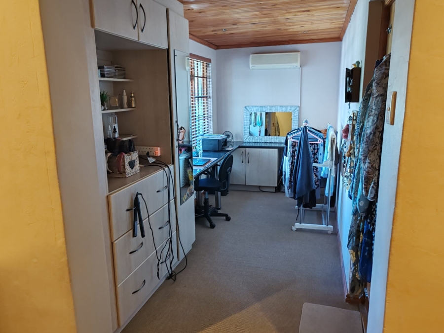 5 Bedroom Property for Sale in Bothasrus Eastern Cape